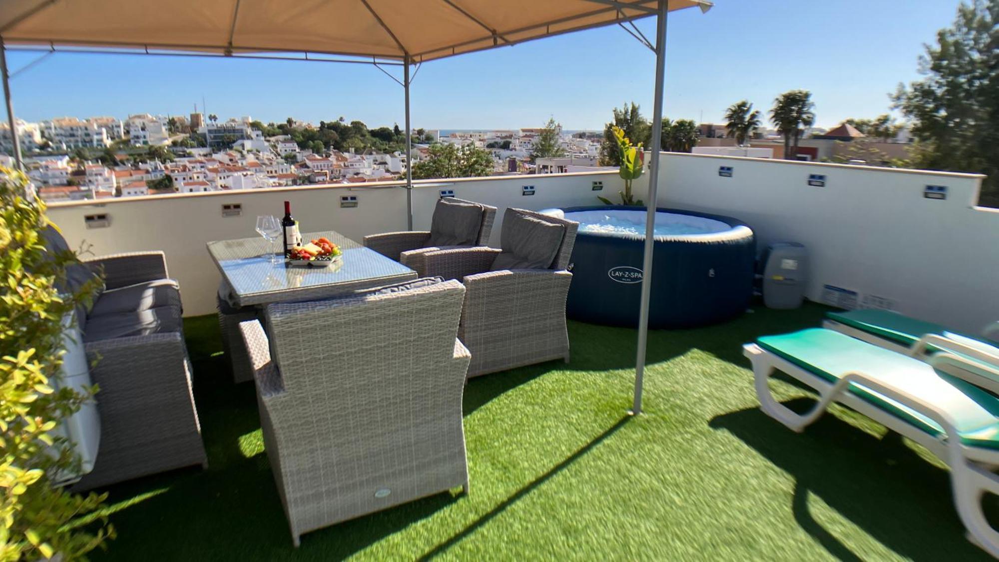 Apartment Beta - 2 Bedrooms, Private Rooftop Patio With Hot Tub, Bbq And View Феррагуду Экстерьер фото